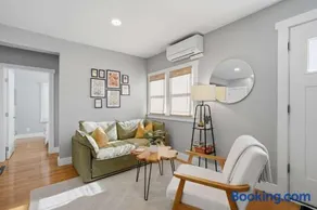 Modern home in the heart of SD - Image 2
