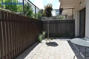 Signature Urban Studio with Garden & Private Garage - Image 4