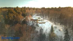 Chalet Assiniboine in Bel Air - Image 2