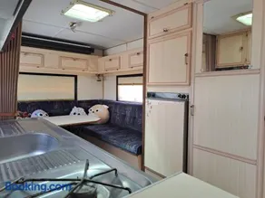Private caravan with mountain and sea view - Image 5