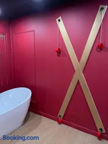 Le boudoir rouge Loveroom luxueuse pour couples - Image 3