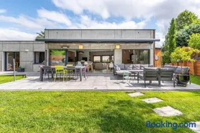 La Moderne - Modern house with pool and garden - Image 1