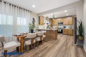 Elevated Gem - Sleeps 12 - 20 mins to Downtown Chicago - Image 2