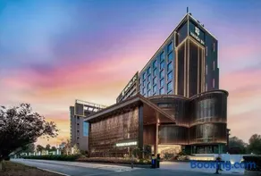 Wuhan Jingmao Wanda Jinhua Hotel - Image 1