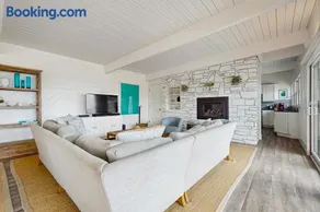 Wallis Sands Beach Serenity - Image 2