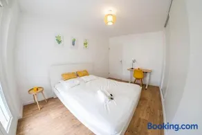 Paris & DisneyLand - 2min From Train Station - Private Indoor Parking - Image 3