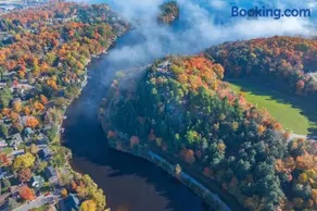 charming riverside retreat - Image 2
