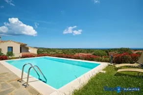 Villa con piscina by budoniaffiti - Image 1