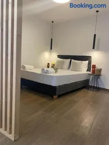 Oniropetra Luxury Suites - Image 1