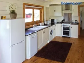 Cropvale Lodge - Image 3