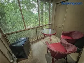 Hemlock Inn - Image 4