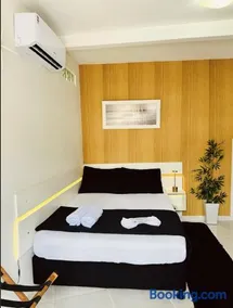Loft Saint Tropez - Image 1