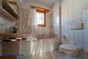 Light Alpine Apartment with View Heart of Flims - Image 2