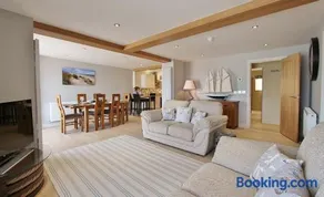 Goose's Getaway - Image 1