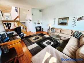 Spacious Oceanfront 3BR Condo with Private Beach in Ideal Hyannis Location - Image 1