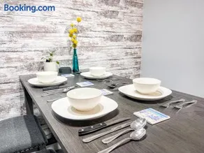 Side-by-Side Family Apartments - Sleeps 15 Total - Image 3