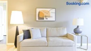 Landing Modern Apartment with Amazing Amenities (ID8368X45) - Image 3