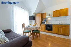 Villa Adria Apartments - Image 2