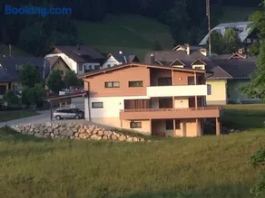Haus Royal - Image 4