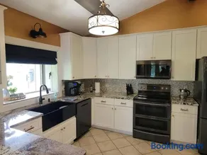 West-Side Retreat - Image 2