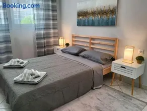 Savvas Luxury Apartment - Image 3