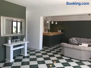 Natalie's Hotel - Image 2