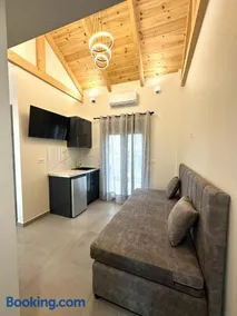 Golden Ecco Suites - Image 3
