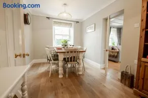 Mae Cottage - Image 3