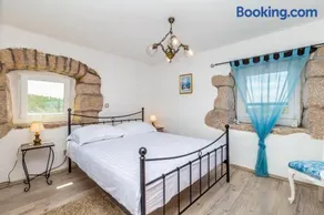 Villa Ana with jacuzzi & swimming pool - Image 2
