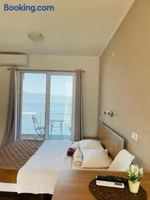 Sunrise Apartments and Studios - Image 3