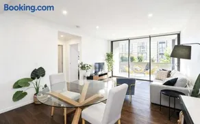 North Sydney Crows Nest 2 Bedroom Apartment - Image 1