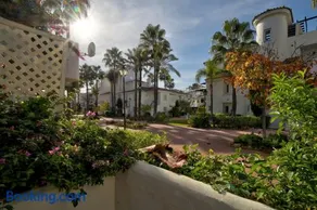 Beautiful Spacious 3 Bedroom Apart - Image 2