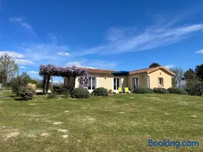 Les Bayles - Image 1