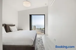 Beachfront Luxury Suite #21 at THE BEACH HOUSE - Image 4
