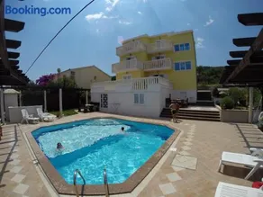 Apartments Romana - Image 1