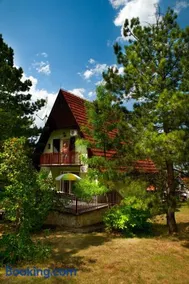 Holiday Home Green House - Image 5
