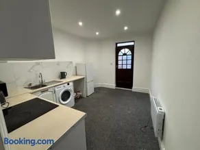 Newly refurbished One Bedroom Flat In Addlestone - Image 2