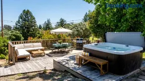 Sebastopol Farmhouse on 3 acres, fiber, kid friendly - Image 2