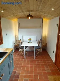 Stowford Railway Carriages - Image 3