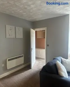 Entire 2 bedroom house. - Image 5