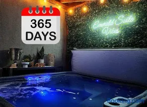 2BR - Hot Tub & 2 Parking - 8 min to Old Quebec - Image 1