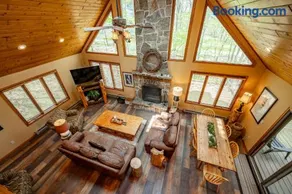 Hemlock Chalet by Railey Vacations - Image 1
