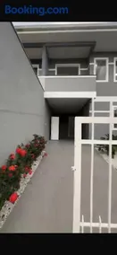 Quarto Para Mulheres, Casa Familiar - Image 1