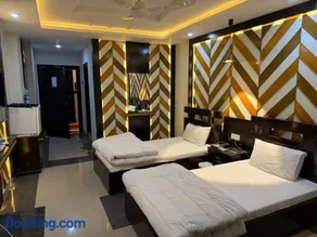 Crystal Crown Hotel - Image 3
