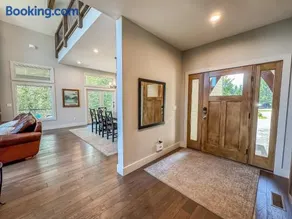 Slope Side Story: Ski-InSki-Out Luxury Home - Image 1