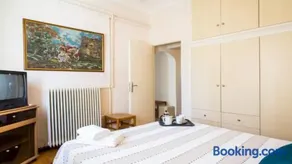 Large 3 bedroom Apt with Terrace - Image 3