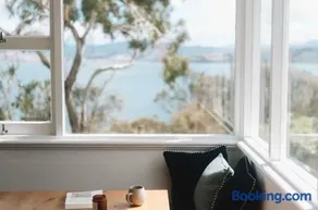 Ocean View Holiday Home - Easy Access to Hobart - Image 3