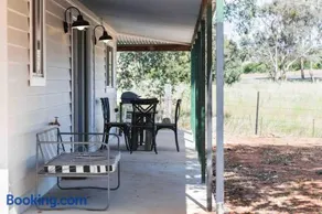The Bungalow Cottage - Image 4