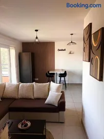 Appartement moderne avec terrasse Vue dégagée - Image 2