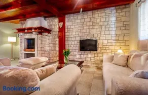 Country Villa (3642) - Image 3